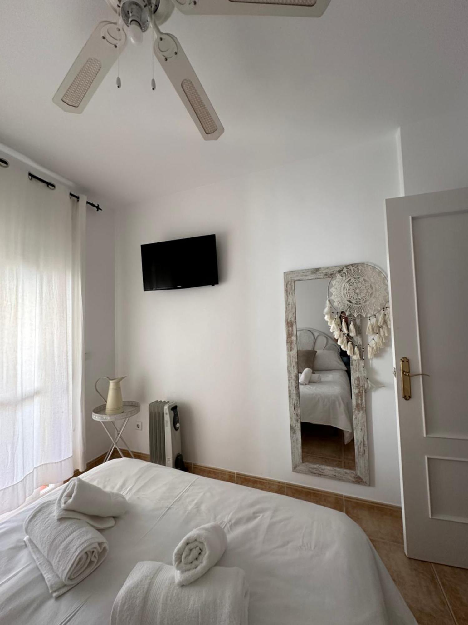 Appartamento Tiyoweh Nerja Esterno foto