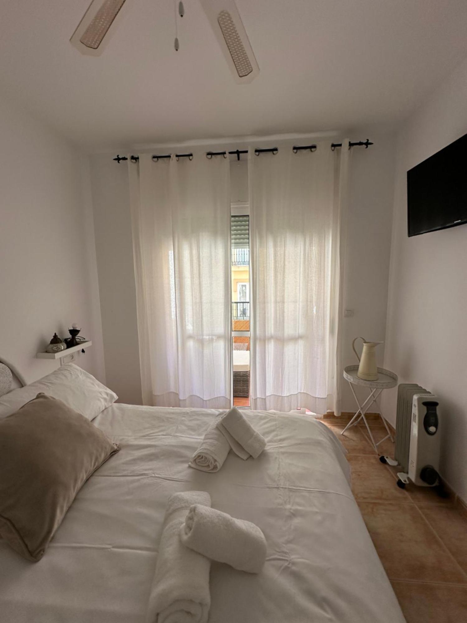 Appartamento Tiyoweh Nerja Esterno foto